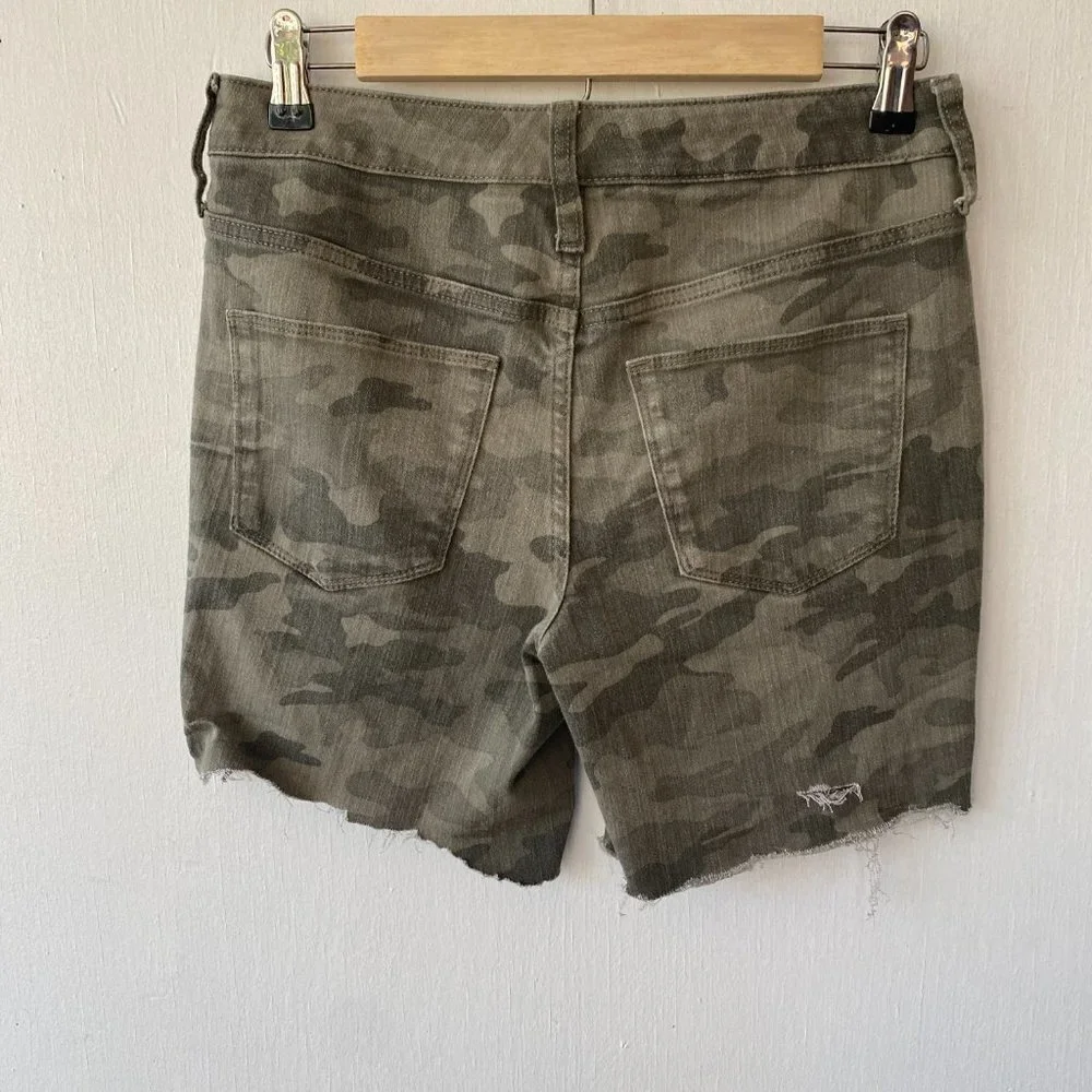 Universal Thread waist 14